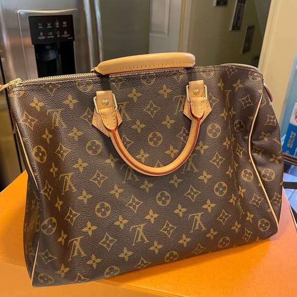 Speedy! Louis Vuitton Monogram Speedy With Lock And Box - Picture 9 of 11